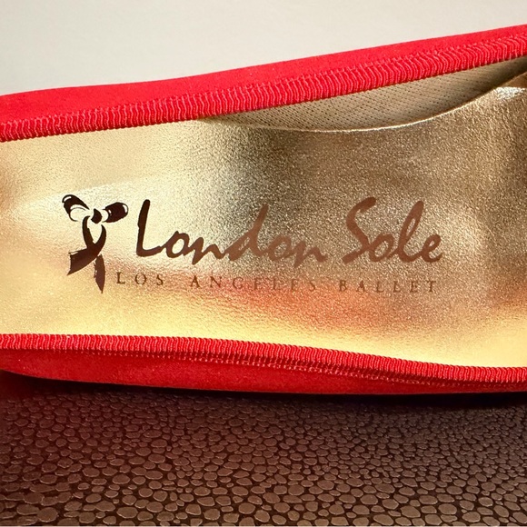 NWT London Sole  Red Flats with Bow special edition for Los Angeles Ballet - Picture 3 of 5